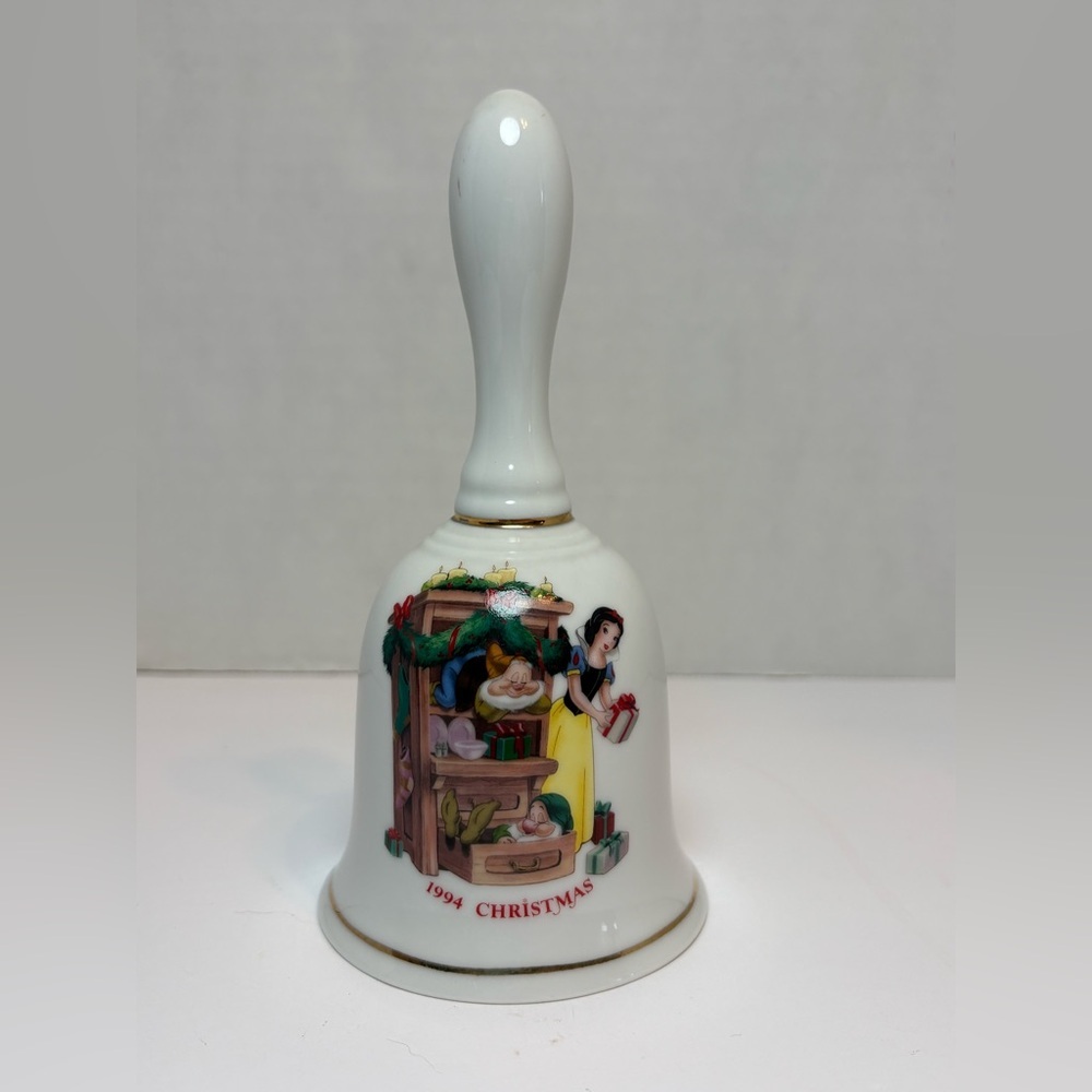 Disney Christmas Dreams Snow White & The Seven Dwarfs ceramic bell